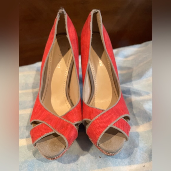 Women’s Heels - Picture 5 of 5